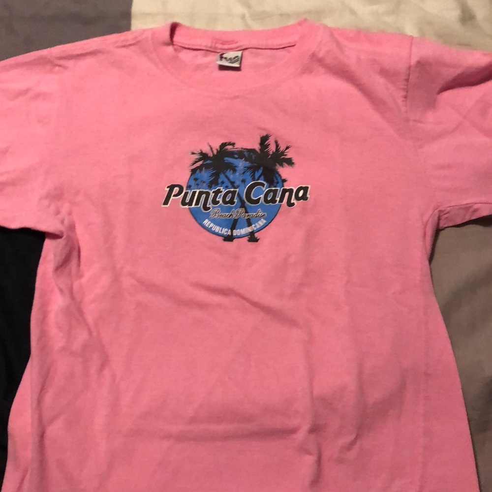 Pink t shirt size small punta Cana
